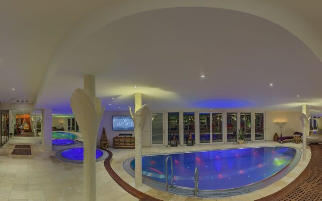 SUITES & SPA Hotel