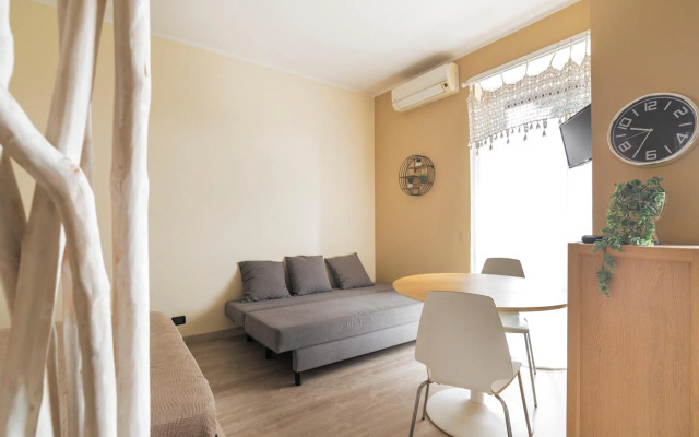 Pasteur Modern Studio with Terrace!