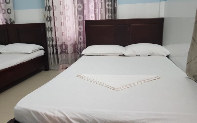 Anh Xuan Guesthouse – Guest Rooms – Hue