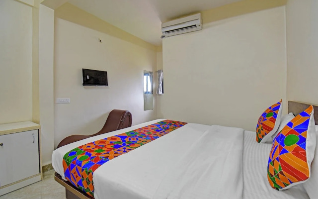 Fabhotel Shree Sai Inn