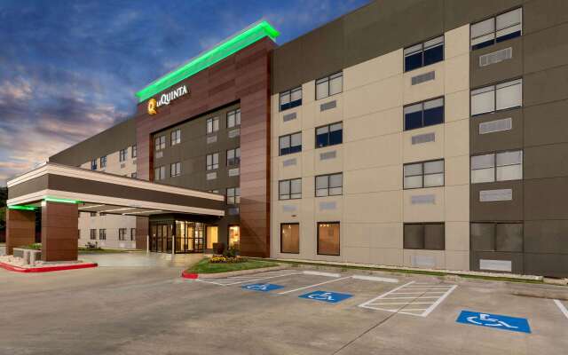 La Quinta Inn & Suites by Wyndham Houston NW Brookhollow