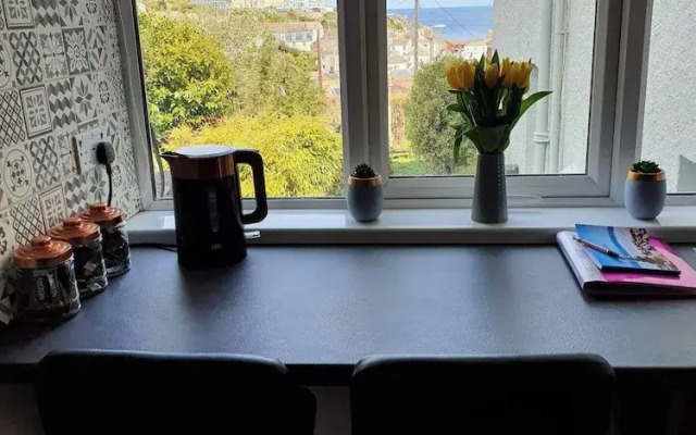 Seaview-petsok-patio-1br