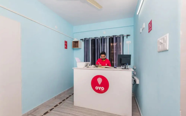 OYO 9811 Stay Inn Newtown
