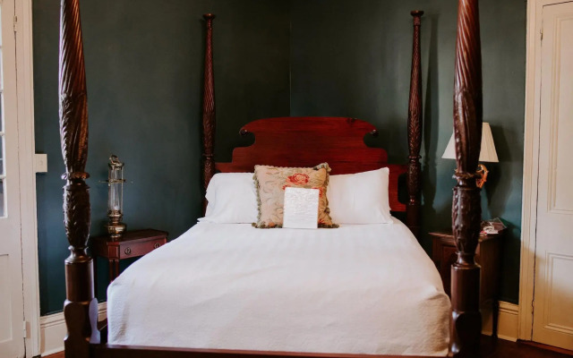 Bois Des Chenes Bed & Breakfast Inn