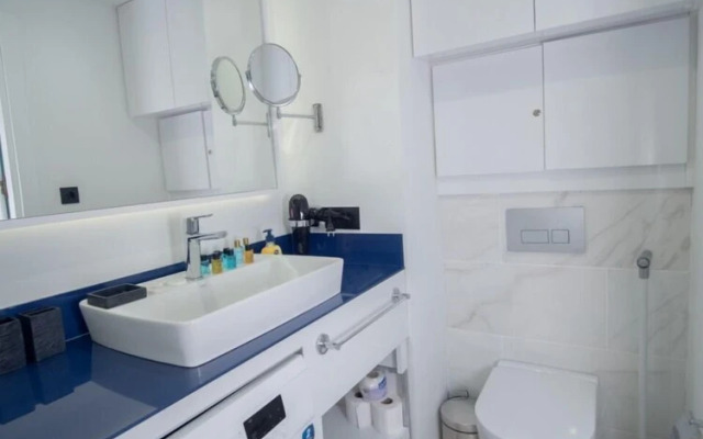 Royal Sea Breeze Apartment