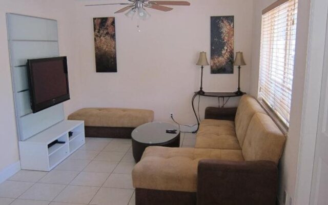 Lauderdale Villas, Suites by the Sea