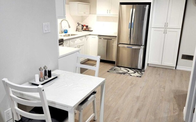 Stunning - Basement Apt in Barrie