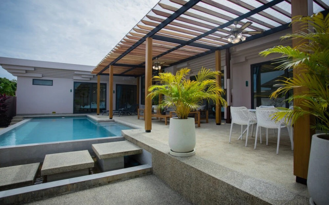 Gold Chariot Pool Villa