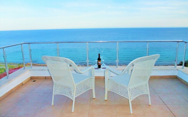 Ocean View Family Villa, Sleeps 2-10, Private Pool, Wifi, Internet Tv & Acs