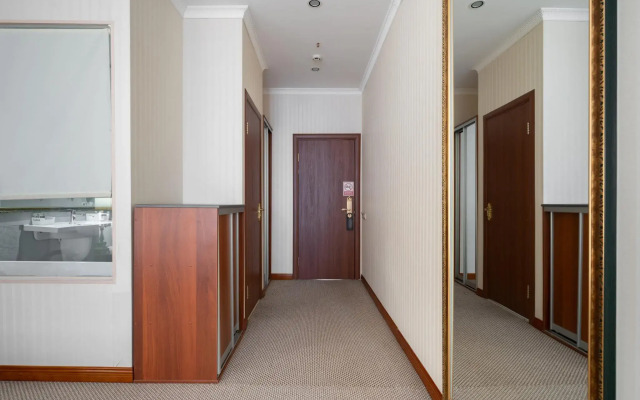 Salut New Moscow Hotel