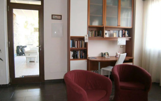 Arianna Hill House