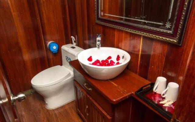Fantasea Imperial Cruise