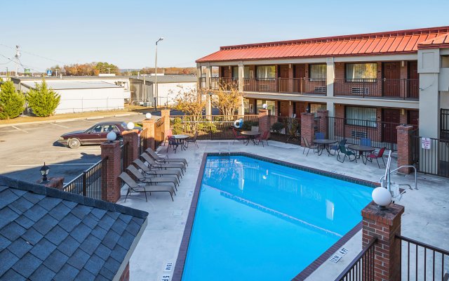 Red Roof Inn & Suites Scottsboro