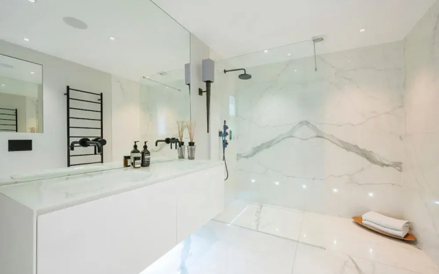 Regents Park Penthouse