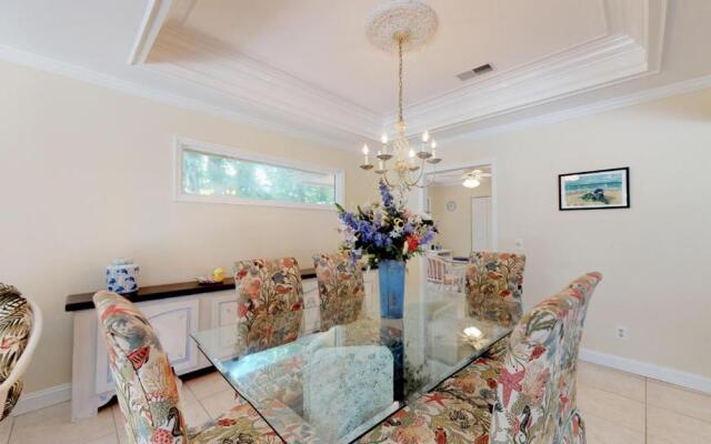 32 Heath Dr