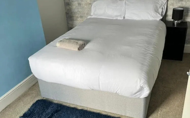 SPECIAL 5 Bedroom Whole House Brereton
