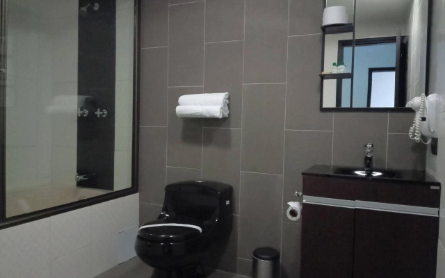 Hotel Calasanz Real