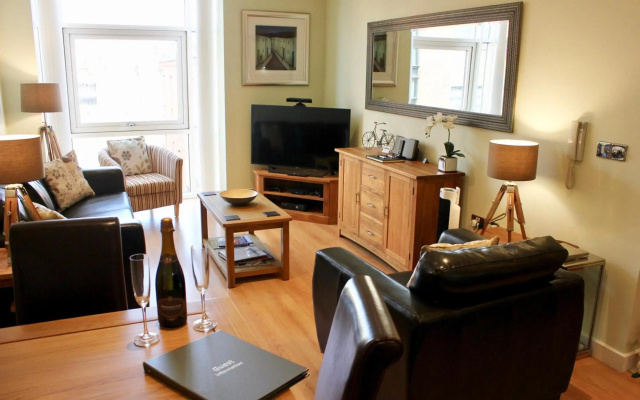 City Centre Skeldergate 2 Bed Apartment with Parking
