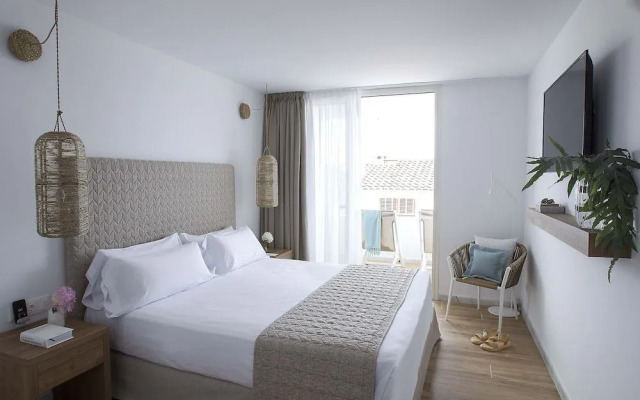 May Altafulla Beach Boutique Hotel