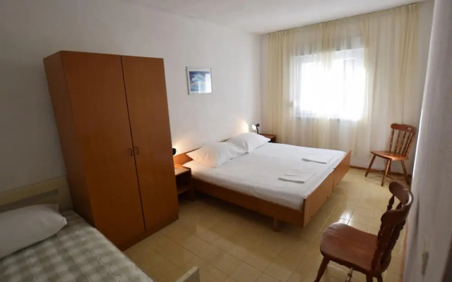 Spacious Apartment With Terrace, Near the Beach
