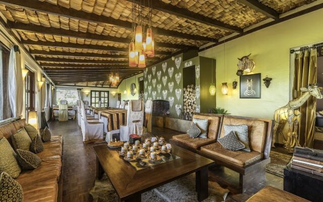 Hatari Lodge