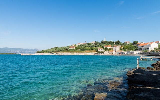 Apartments Nikolina Lumbarda