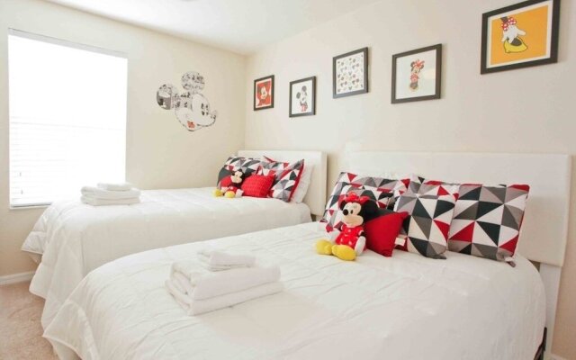 4563 Ada Lane 2596 4 Bedroom Townhouse by RedAwning