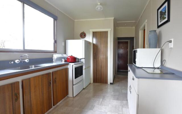 Boat Harbour House - Te Anau Holiday Home