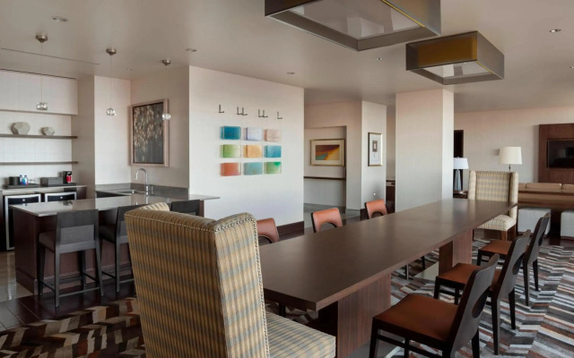 Buffalo Marriott at LECOM HARBORCENTER