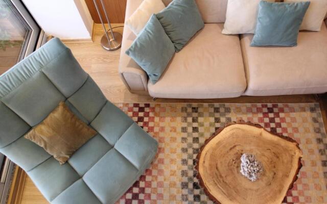 Belleview Apartment