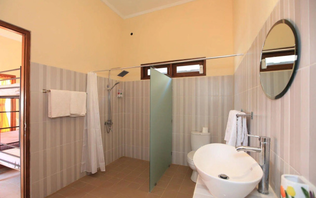 Villa Agung Beach Inn