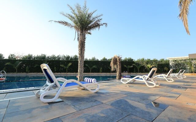 Krishna Hotel And Resort