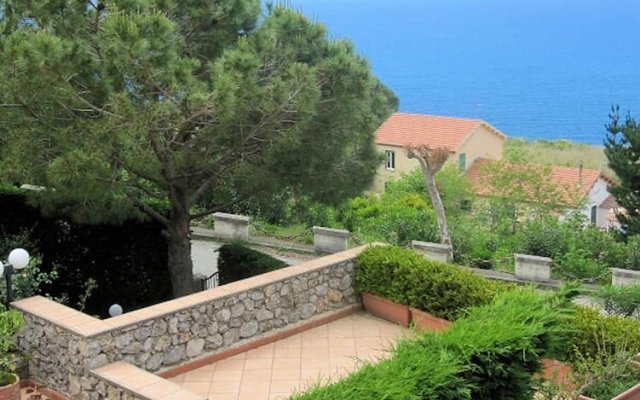 Apartment with One Bedroom in Atrigna, with Wonderful Sea View And Furnished Terrace - 2 Km From the Beach