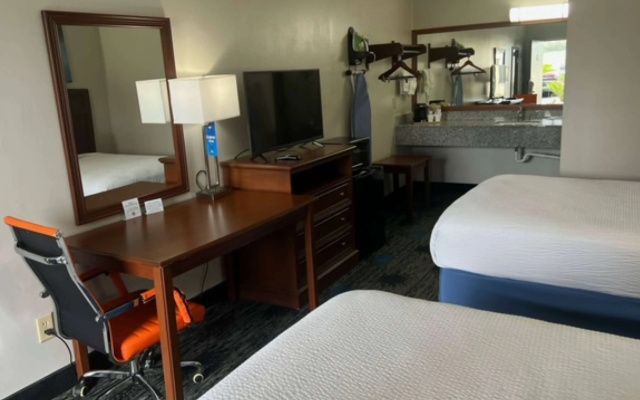 Days Inn by Wyndham Greenville