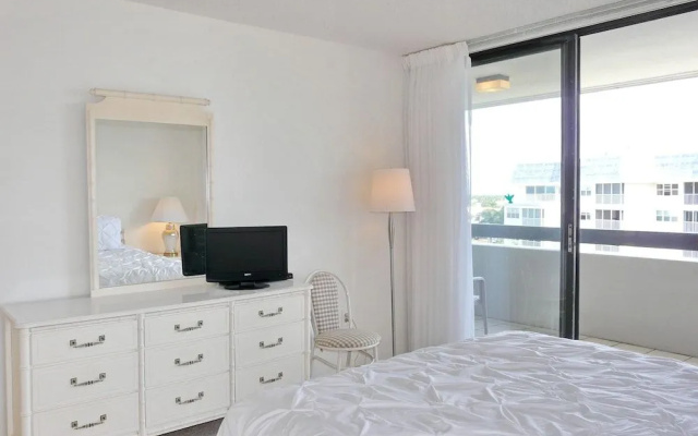 Condo Overlooking Clam Bay With Pool and Beach Access