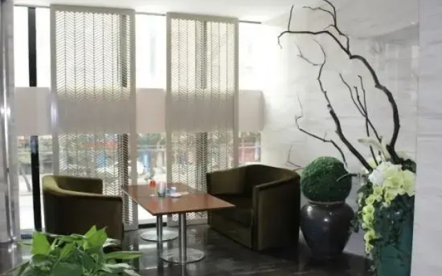 Peninsula International Hotel