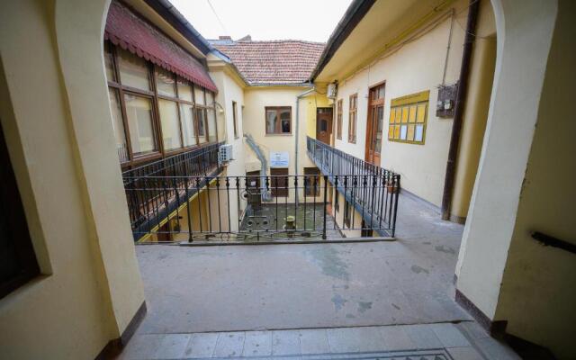 Unirii Old Square Apartments 4
