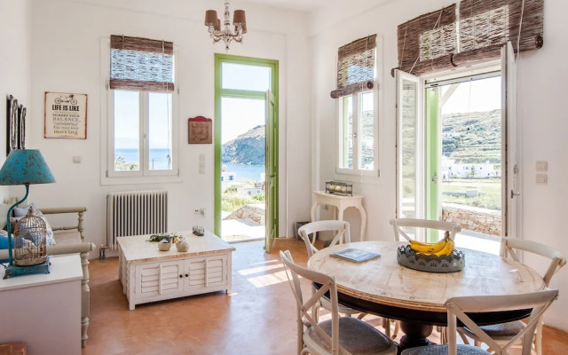 Ianemi Suites by K4 Kythnos