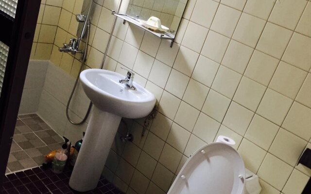 MnB Guest House - Hostel