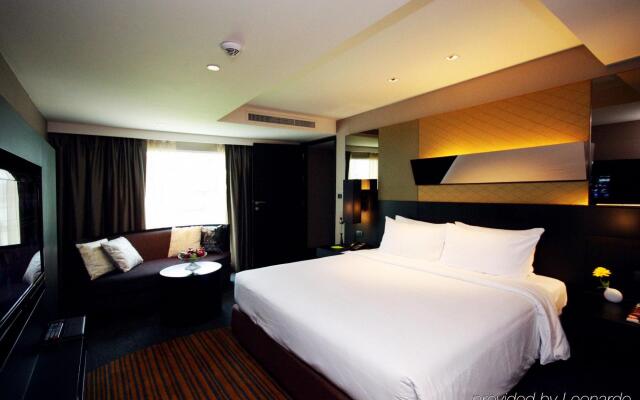 Golden Tulip Mandison Suites