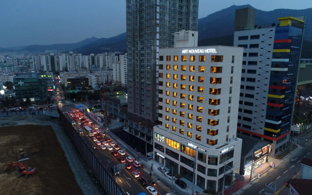 Geoje Art Nouveau Suite Hotel