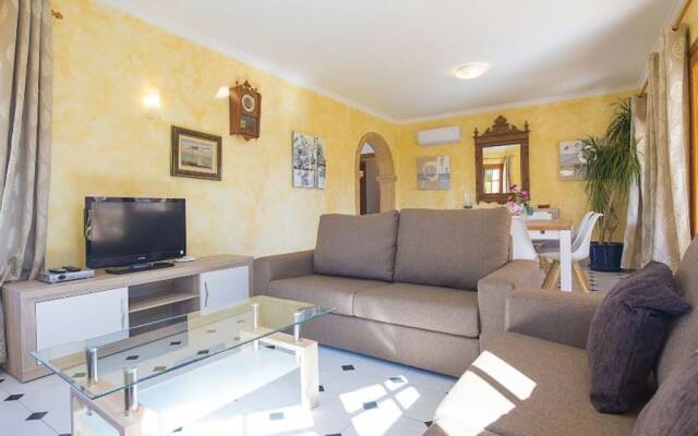 Villa - 3 Bedrooms with Pool - 106410