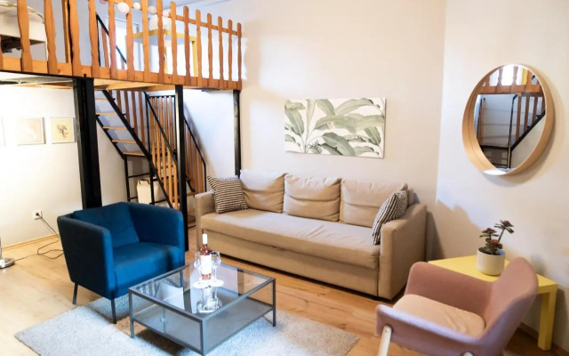 KLAU10 Studio Apartment In Party District.