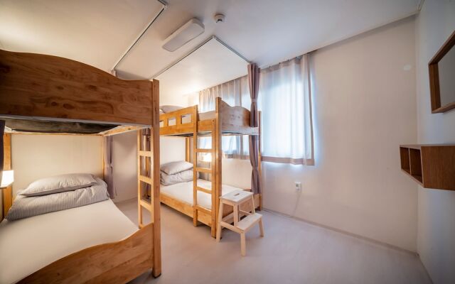 DABIN STAY - Hostel