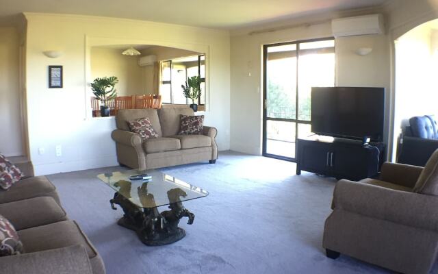 Luxury Country Views in Riverlea