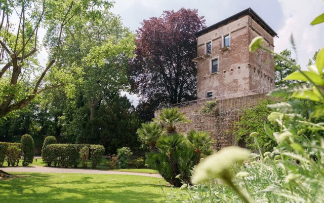 Massimago Wine Tower