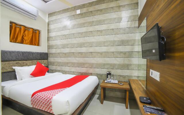 OYO 67345 Hotel Anjani Inn