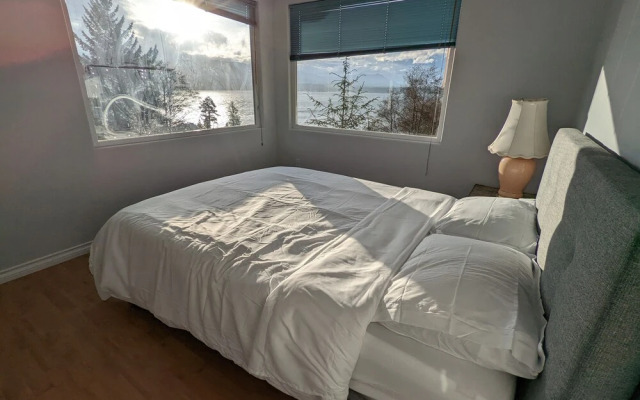 Cliff Haven on the Bay