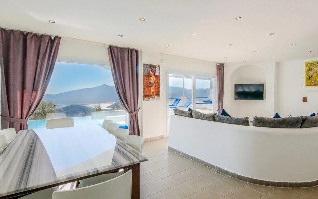 Villa Dome Bianca by Villaduragi