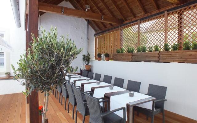 Rezas Bistro Restaurant Gästehaus